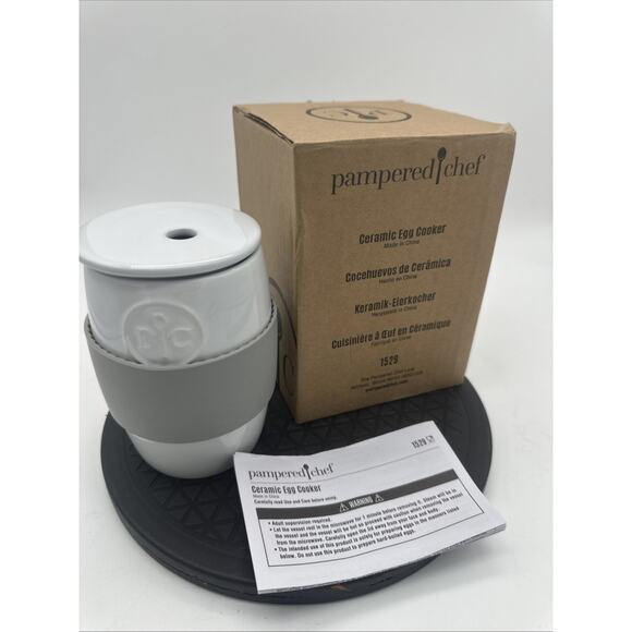New Pampered Chef Ceramic Egg Cooker - Picture 1 of 4